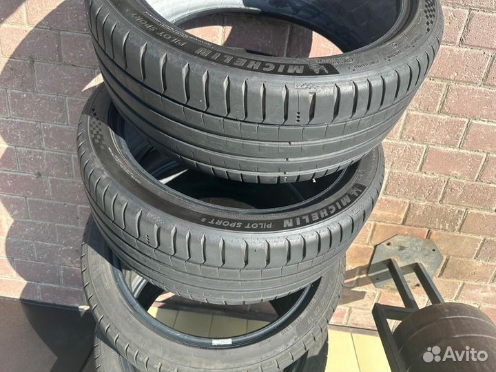 Michelin Pilot Sport 5 245/40 R19 98