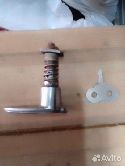 Ручка с ключом