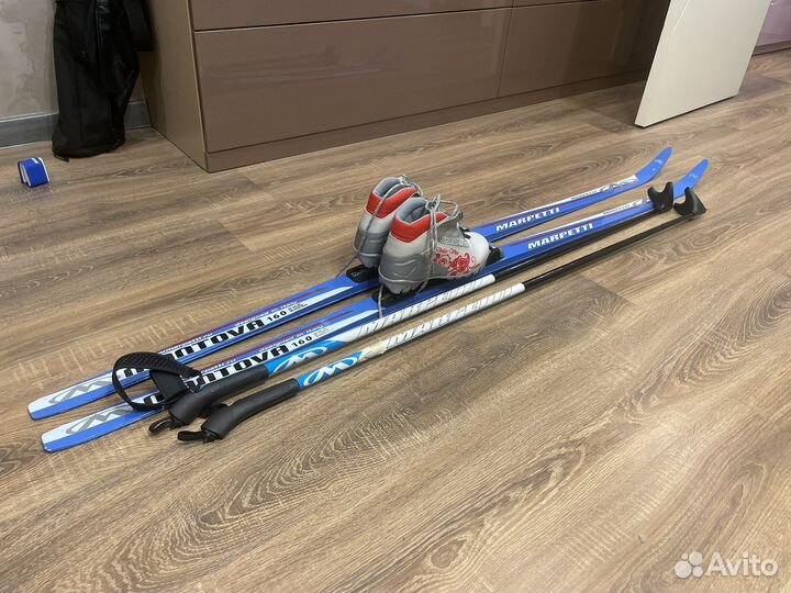 Беговые лыжи с ботинками 36 размер