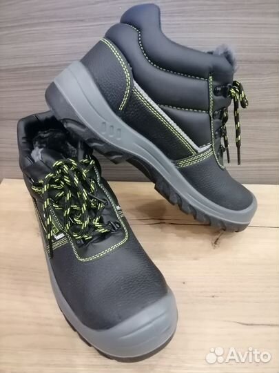 Ботинки мужские зимние 43 размер новые