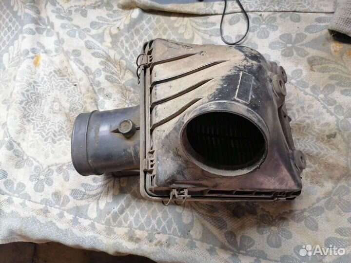 Корпус воздушного фильтра Мицубиси Паджеро2