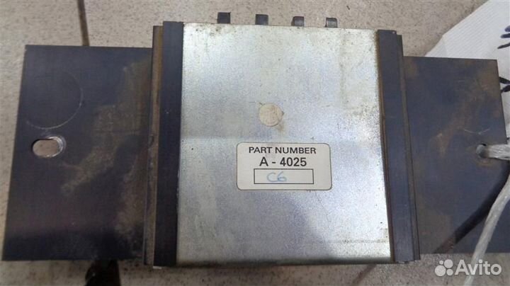 Усилитель акустической системы Land Rover Discove