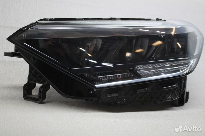 Фара левая Volkswagen Polo