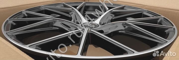 Диски на Kia Stinger R18