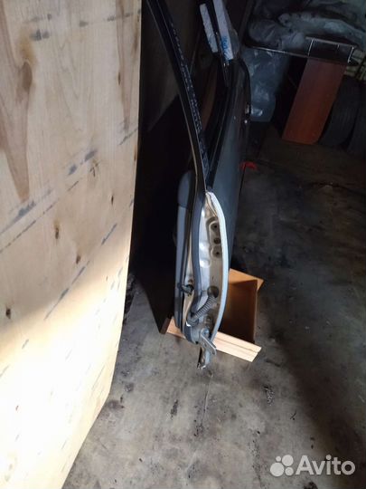 Дверь боковая