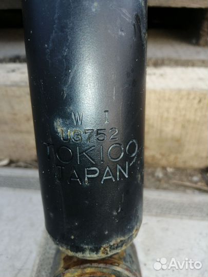 Амортизатор передний на Prado 95