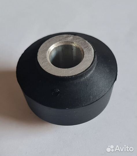 Демпфер опорный резиновый Tohatsu 9.9-18 (верхний)