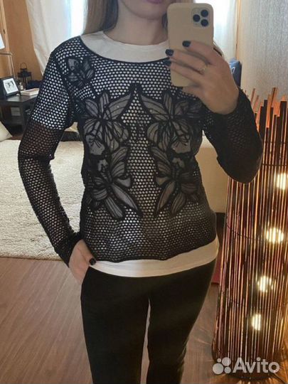 Свитер в сетку 42р