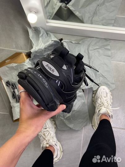 Balenciaga track