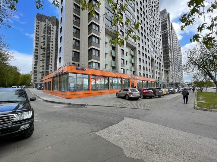 Сдам торговое помещение, 552 м²