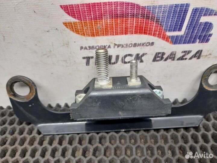 81418600186 Кронштейн аккумуляторного ящика