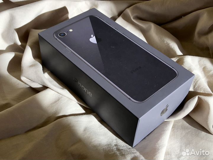 Коробка от iPhone 8 64 Гб