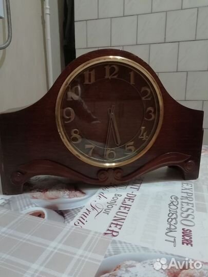 Часы настольные весна