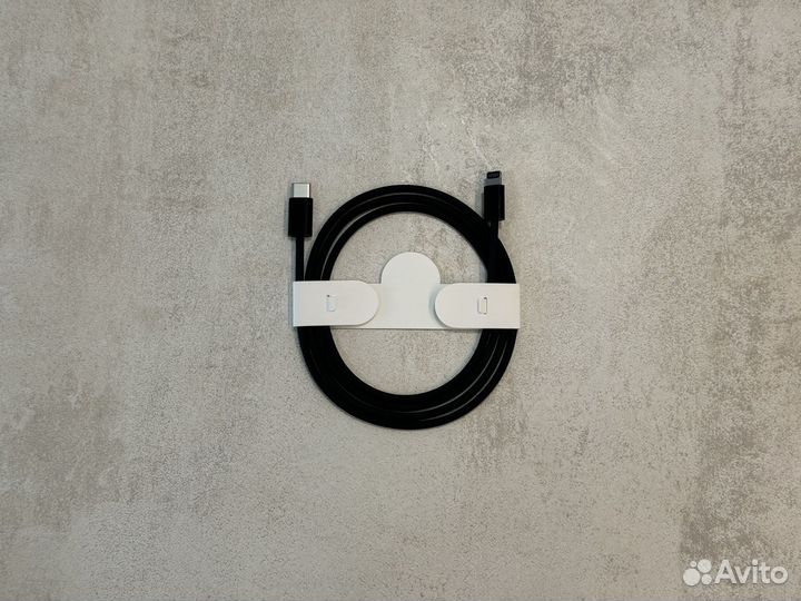 Зарядный чёрный провод Apple Lightning to USB-C