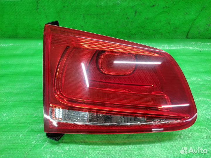 Стоп-сигнал левый в крышку багаж. Touareg NF 10-18