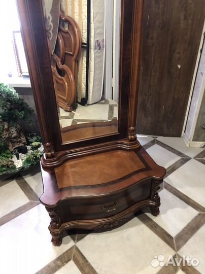 Зеркало напольное