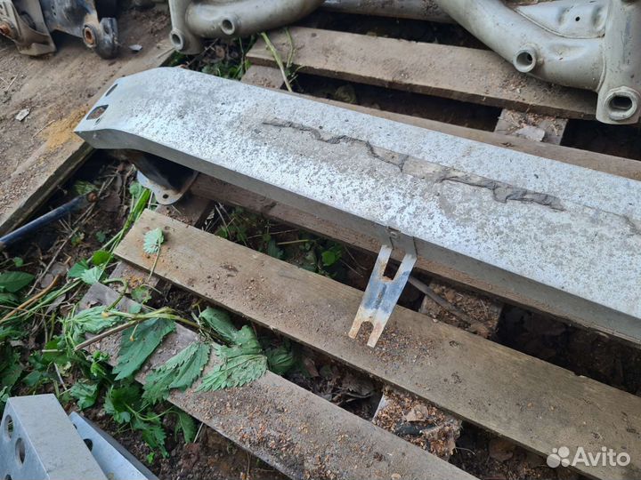 Усилитель переднего бампера Nissan Murano Z51