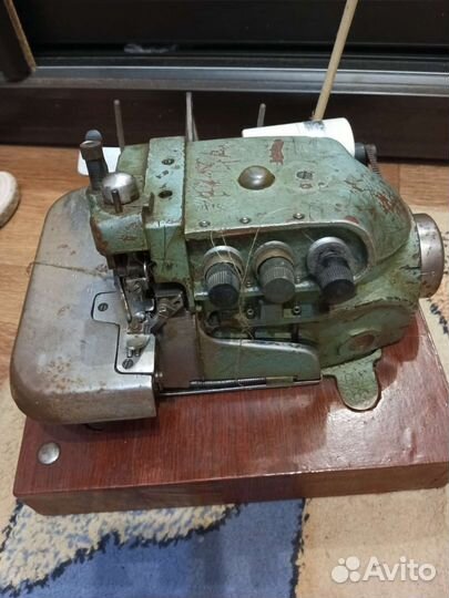 Оверлок промышленный для трикотажа, 3 ниточный