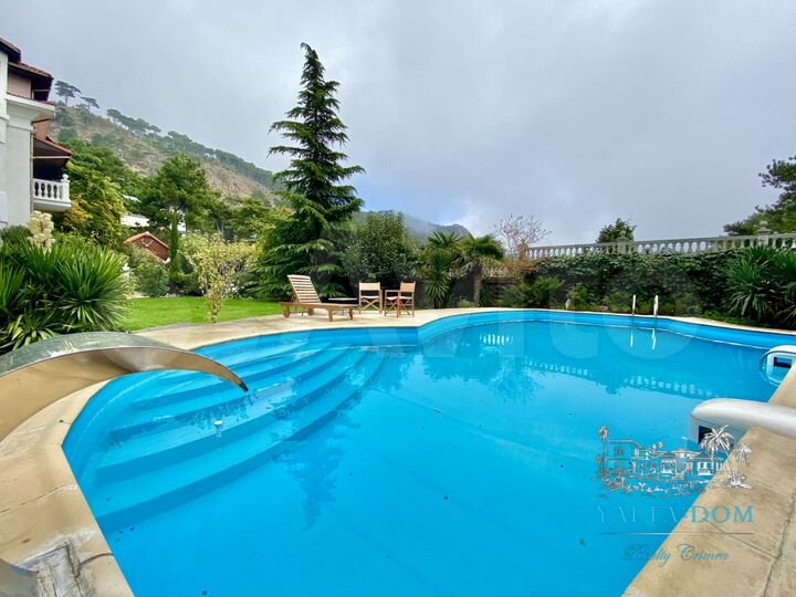 Дом 550 м² на участке 14 сот.