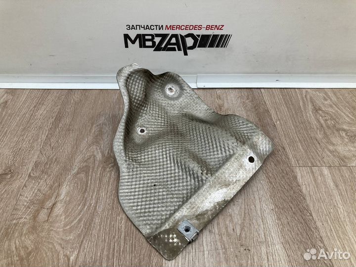 Тепловой экран правый Mercedes W164 ML 164