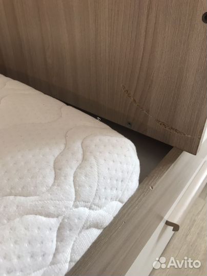 Продам детскую кровать с матрасом