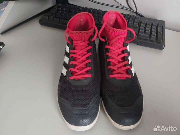 Футбольные бутсы adidas predator 7.5 us