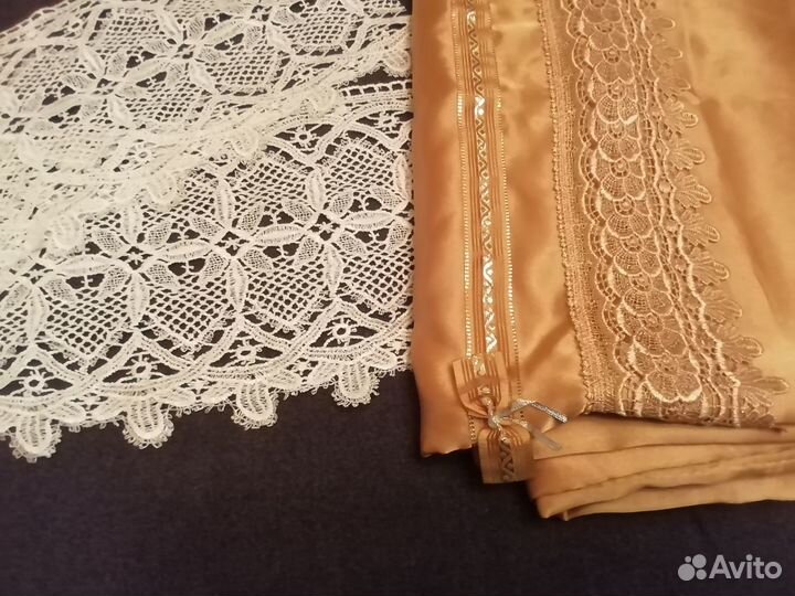 Тесьма - шитье Италия. Ш - 22 см, Д -3,6 м