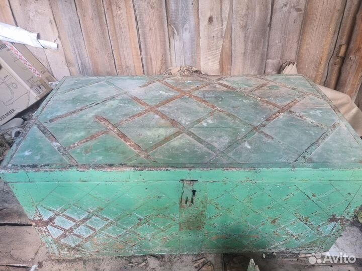 Сундук деревянный старинный