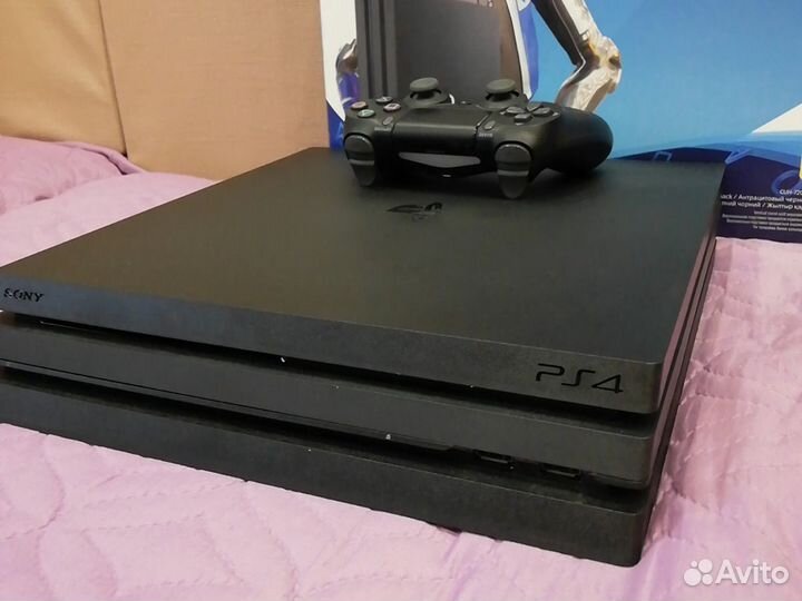Sony PS4 (1TB) PRO CUH:7208B + 2 Геймпада + Игры