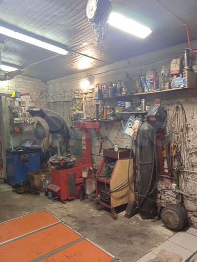 Гараж, > 30 м²