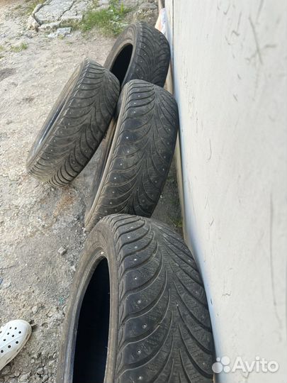 Sava Eskimo Stud 185/65 R15 20S