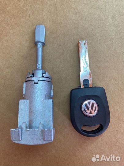 Личинка замка левой двери VW Passat B5 B5+ B5,5