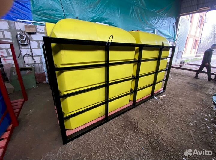 Ёмкость пластиковая в обрешётке