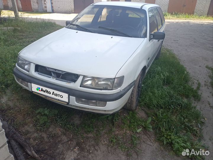 Volkswagen Passat 1.8 МТ, 1994, 300 000 км