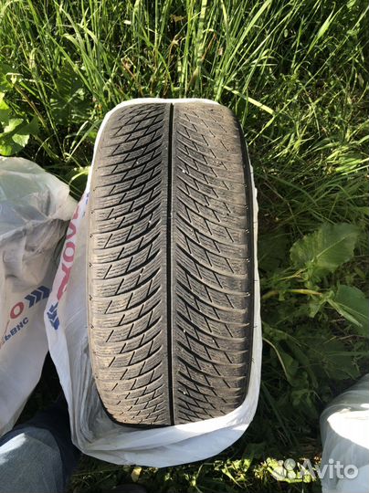 Michelin Pilot Alpin 5 265/40 R20 и 295/35 R20 104Y