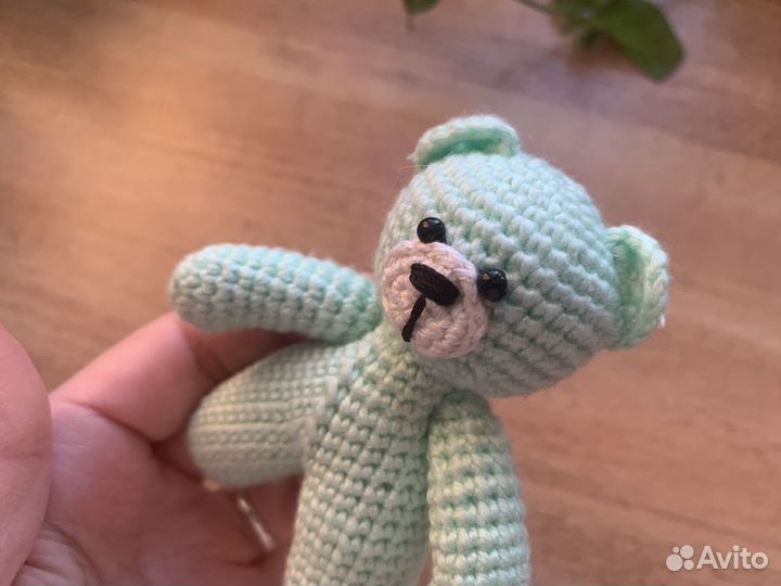 Маленькая мягкая игрушка вязаный мишка в подарок