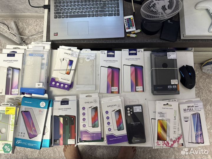 Чехлы на смартыоны и стекла