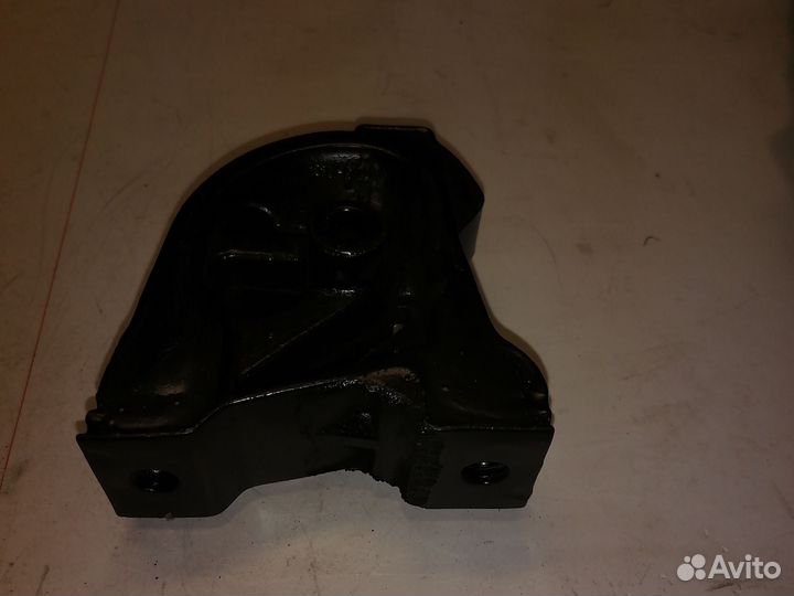 Подушка двигателя Toyota