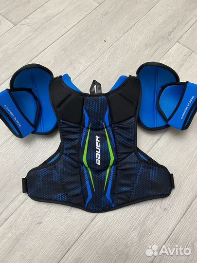Нагрудник хоккейный bauer
