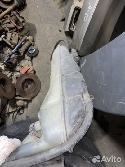 Бачок омывателя mercedes w210