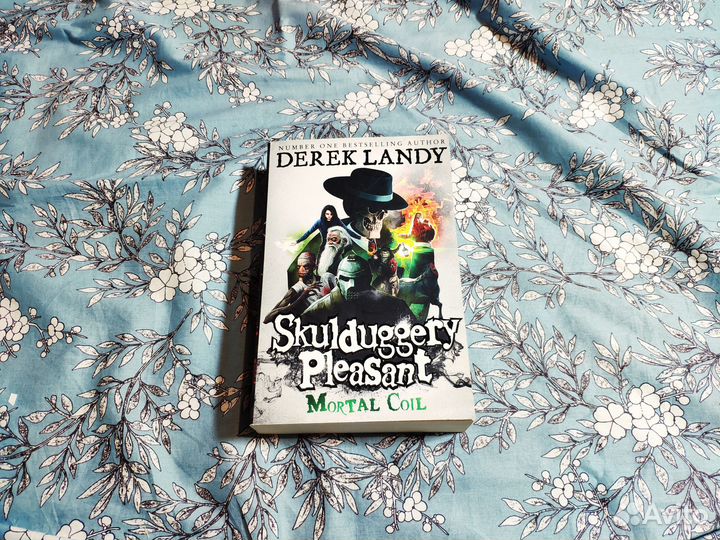 Skullduggery Pleasant. Mortal Coil