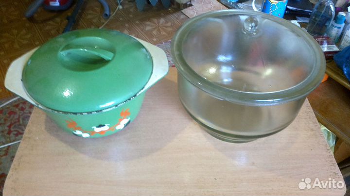 Кастрюли,эмал тазик и цветные бокалы СССР