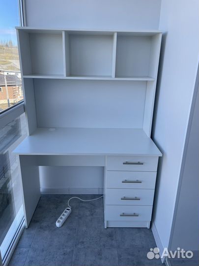 Компьютерный стол новый