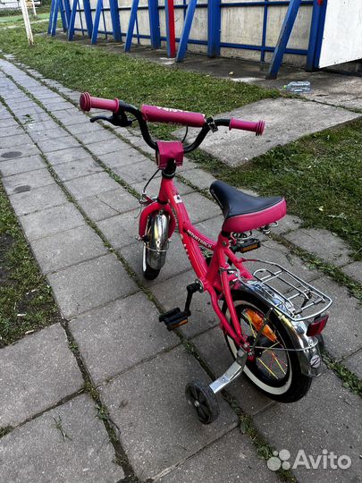 Детский велосипед с доп. колесиками
