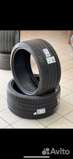 Michelin Pilot Super Sport 305/30 R22 107Y