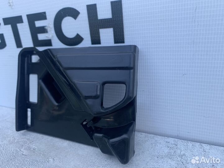 Кронштейн переднего бампера Mercedes A2058853923