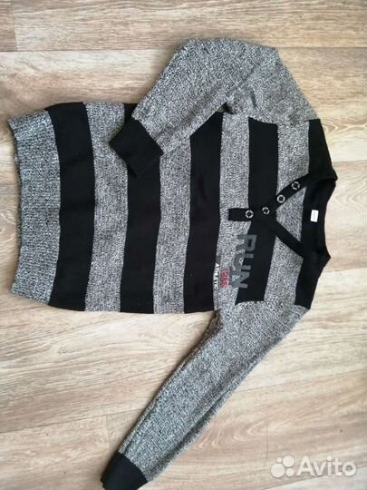 Рубашки и джемпер. Каждая из рубашек надевалась 1р