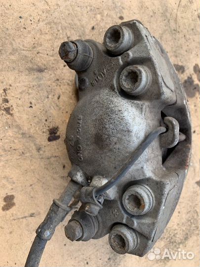 Суппорт передний левый Audi A4 B8