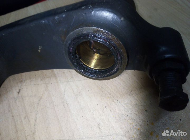 Кронштейн тормозного вала левый Scania 1737788