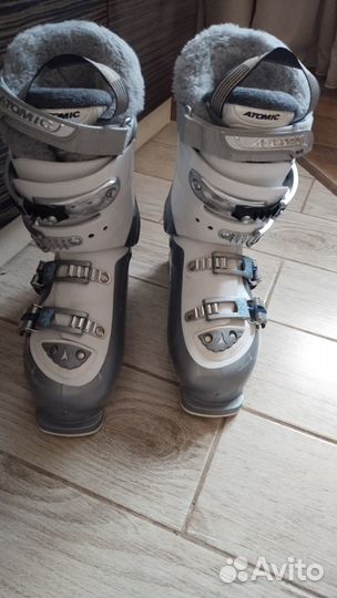 Горнолыжные ботинки Atomic размер 26